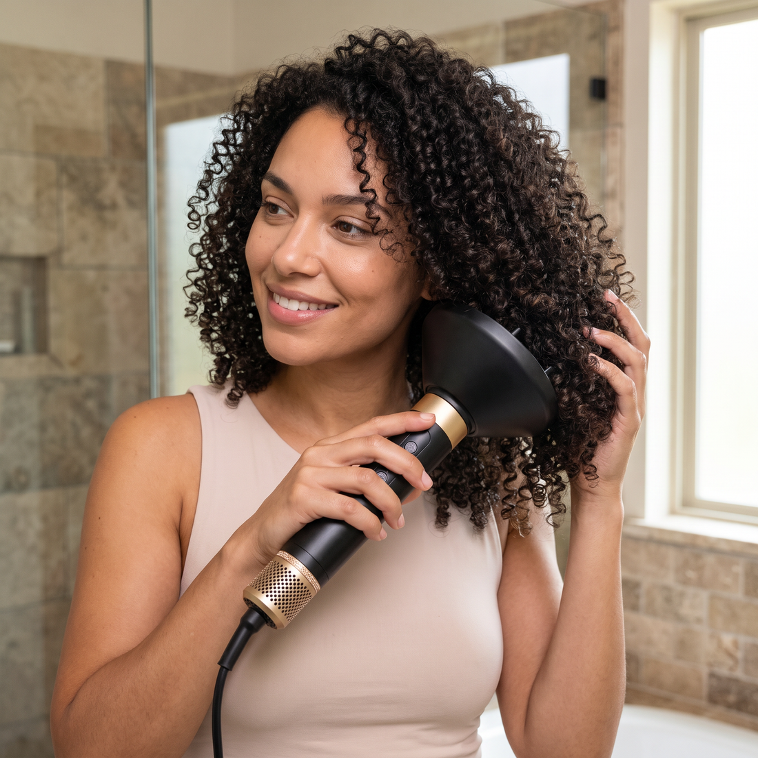 Tes boucles, sans les abîmer – Le diffuseur sèche en douceur, zéro frisottis